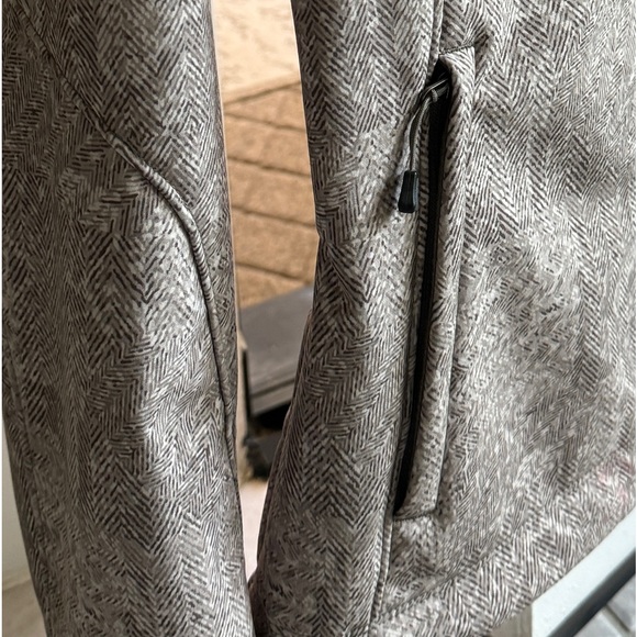 *NEW* - NORTH FACE "WOMEN'S' NEVER STOP EXPLORING JACKET (SMALL) - Picture 5 of 13